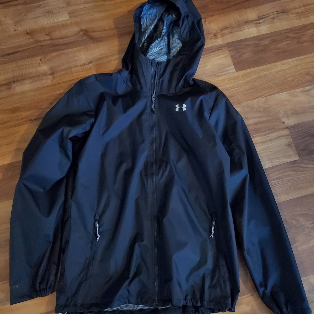NWOT Womens Under Armour lightweight jacket full zip with hood medium